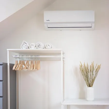 Monsanto Hill House - No 571 1d